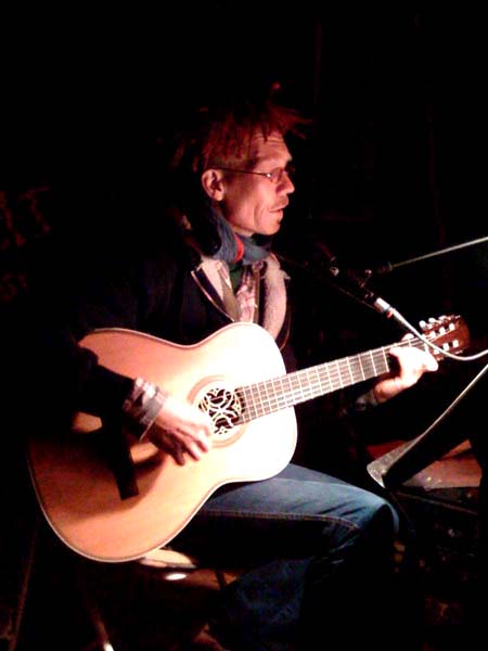 eiseskälte: konzert im besetzten wald bei kelsterbach, 03. september 2008. aufnahme: andreas hochhaus